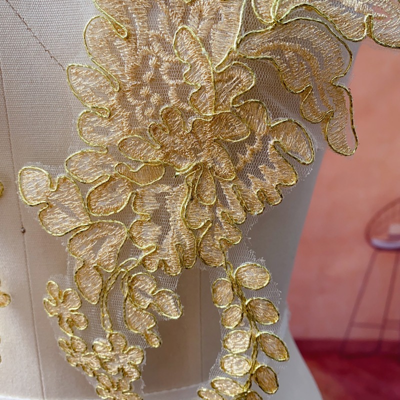 شريط دانتيل ذهبي لتزيين حفلات  - مراجعة Craft Embellishment وسعره